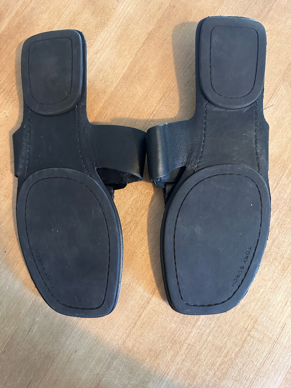 Tory Burch Black Leather Logo Thong Sandals - Picture 2 of 3
